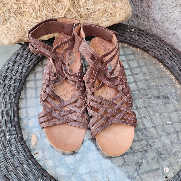 OTBT St Joseph Wedge Sandal  Brown Tan Leather Strappy Studded Gladiator - Picture 9 of 14